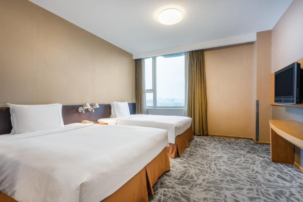 Leafin Minzuyuan Hotel 4*